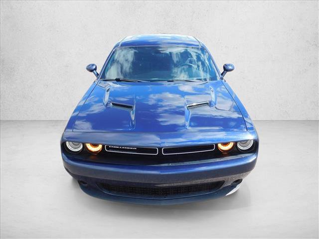 Used 2016 Dodge Challenger SXT w/ Driver Convenience Group RWD image 3