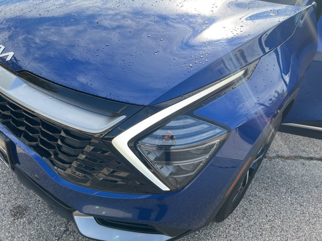 Certified 2025 Kia Sportage EX image 28