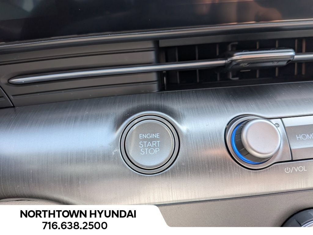 Certified 2024 Hyundai Kona SE AWD/4WD image 17