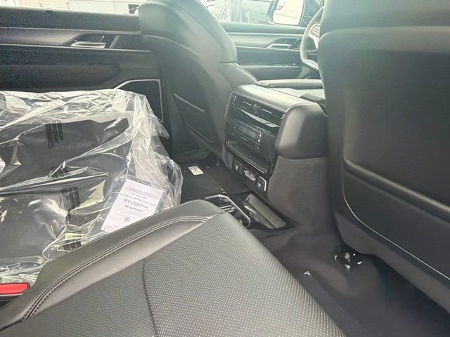 New 2026 Jeep Grand Wagoneer Limited AWD/4WD image 13
