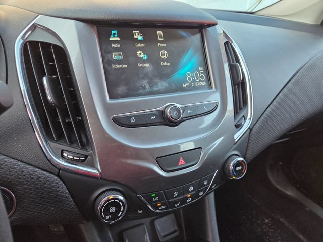 Used 2018 Chevrolet Cruze LT w/ Convenience Package FWD image 12