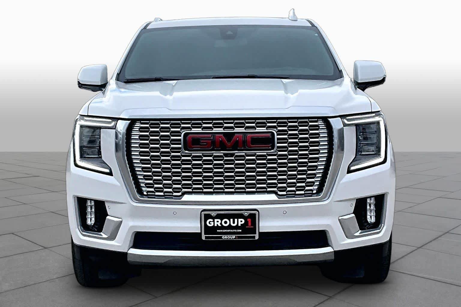 Used 2021 GMC Yukon XL Denali w/ LPO, Illumination Package AWD/4WD image 4