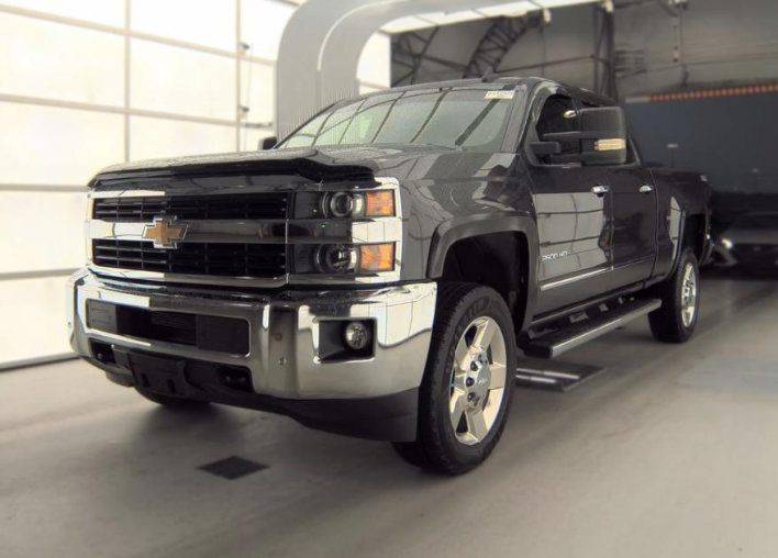 Used 2016 Chevrolet Silverado 2500 LTZ w/ LTZ Plus Package AWD/4WD image 2
