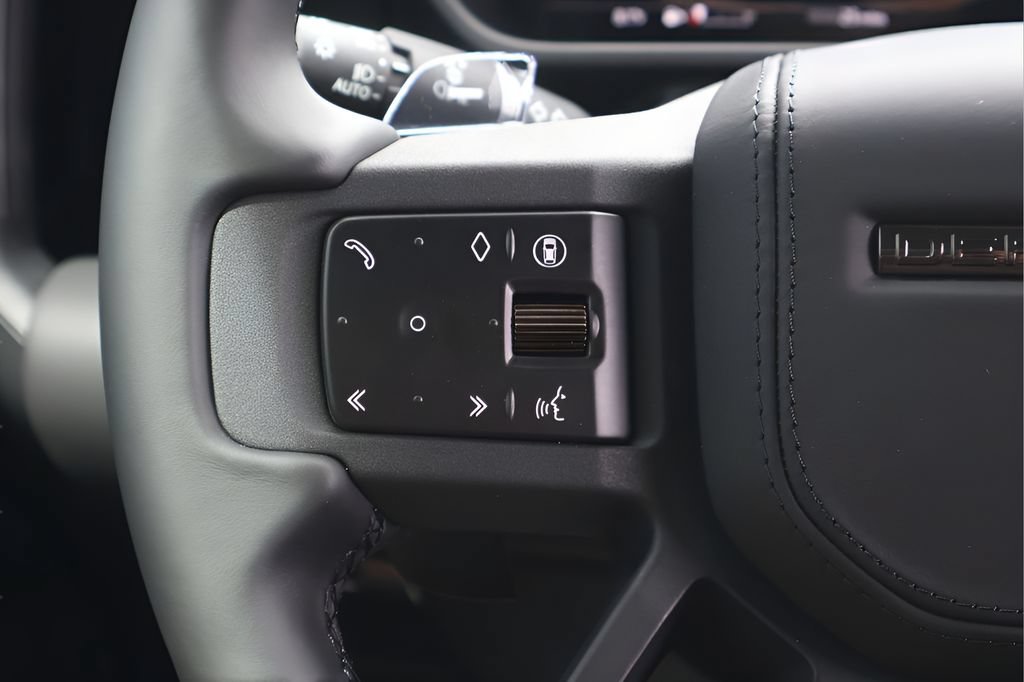 New 2026 Land Rover Defender 110 OCTA AWD/4WD image 19