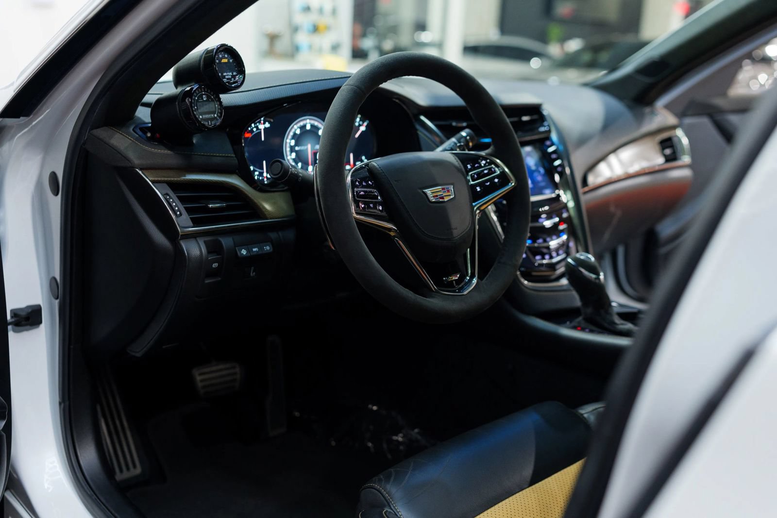 Used 2016 Cadillac CTS V w/ Luxury Package RWD image 29