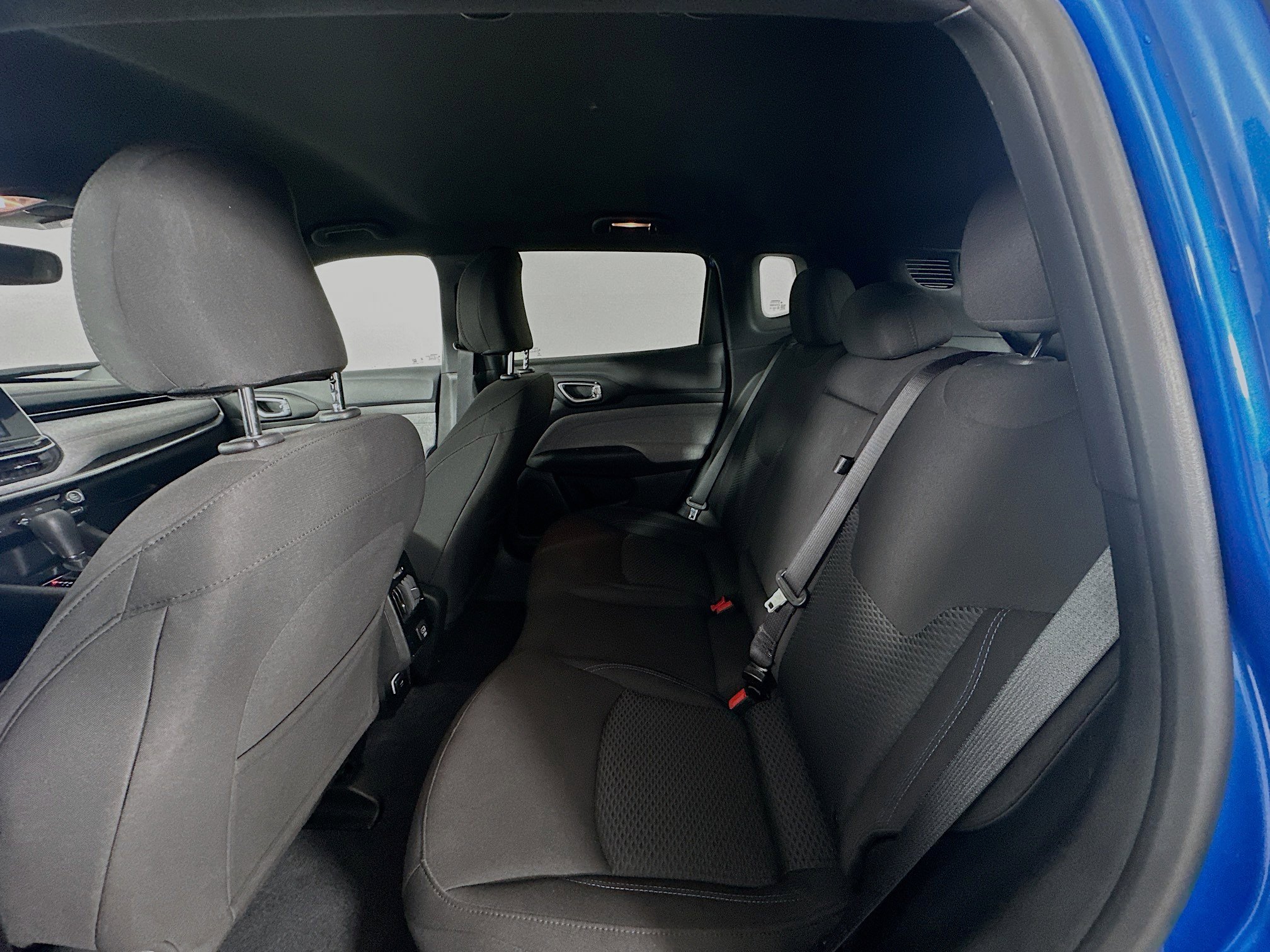 Certified 2025 Jeep Compass Sport image 29