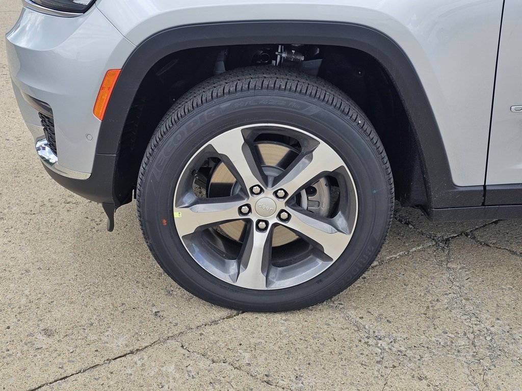 New 2025 Jeep Grand Cherokee L Limited w/ Luxury Tech Group II image 9