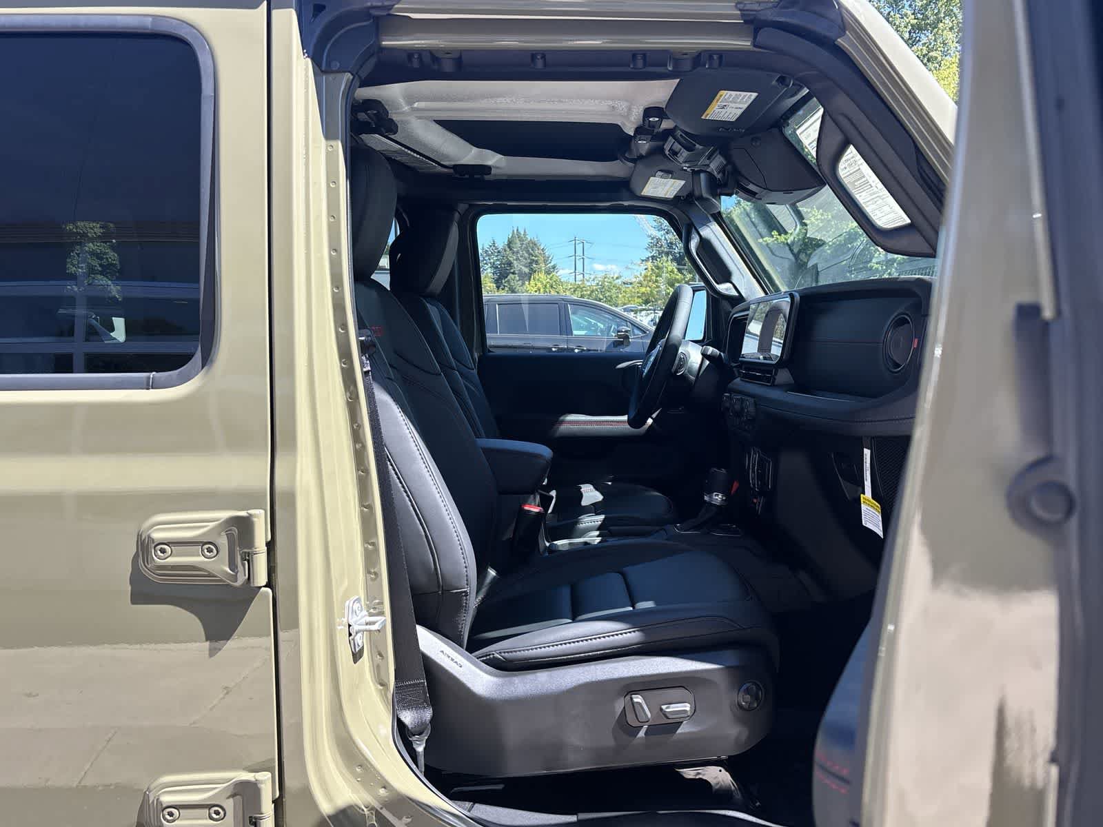 New 2026 Jeep Wrangler Unlimited Rubicon AWD/4WD image 9