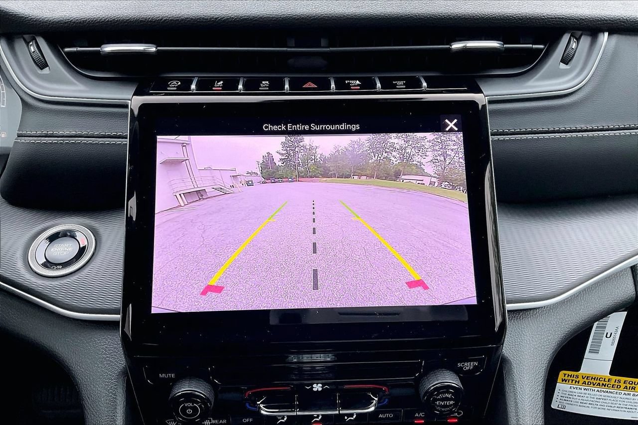 New 2027 Jeep Grand Cherokee Laredo RWD image 13