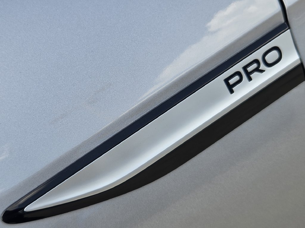 Used 2023 Volkswagen ID.4 Pro RWD image 9
