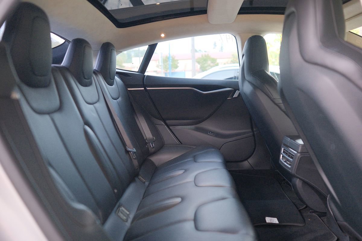 Used 2016 Tesla Model S P90D image 32