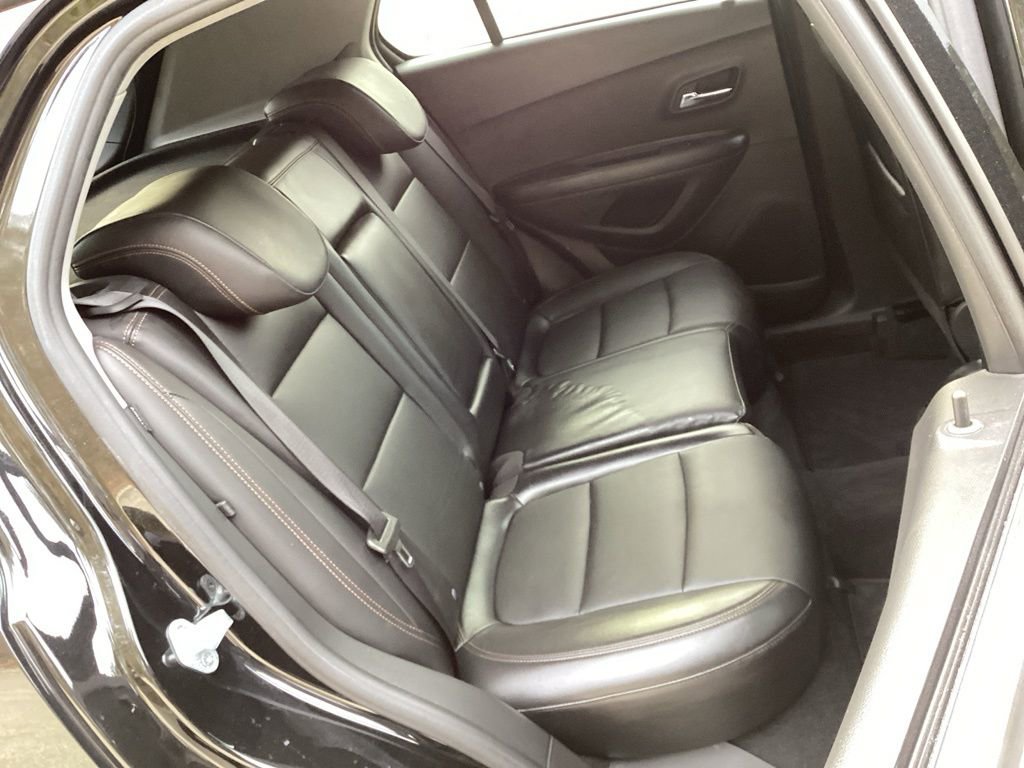 Used 2021 Chevrolet Trax LT w/ Premium Seat Package image 35