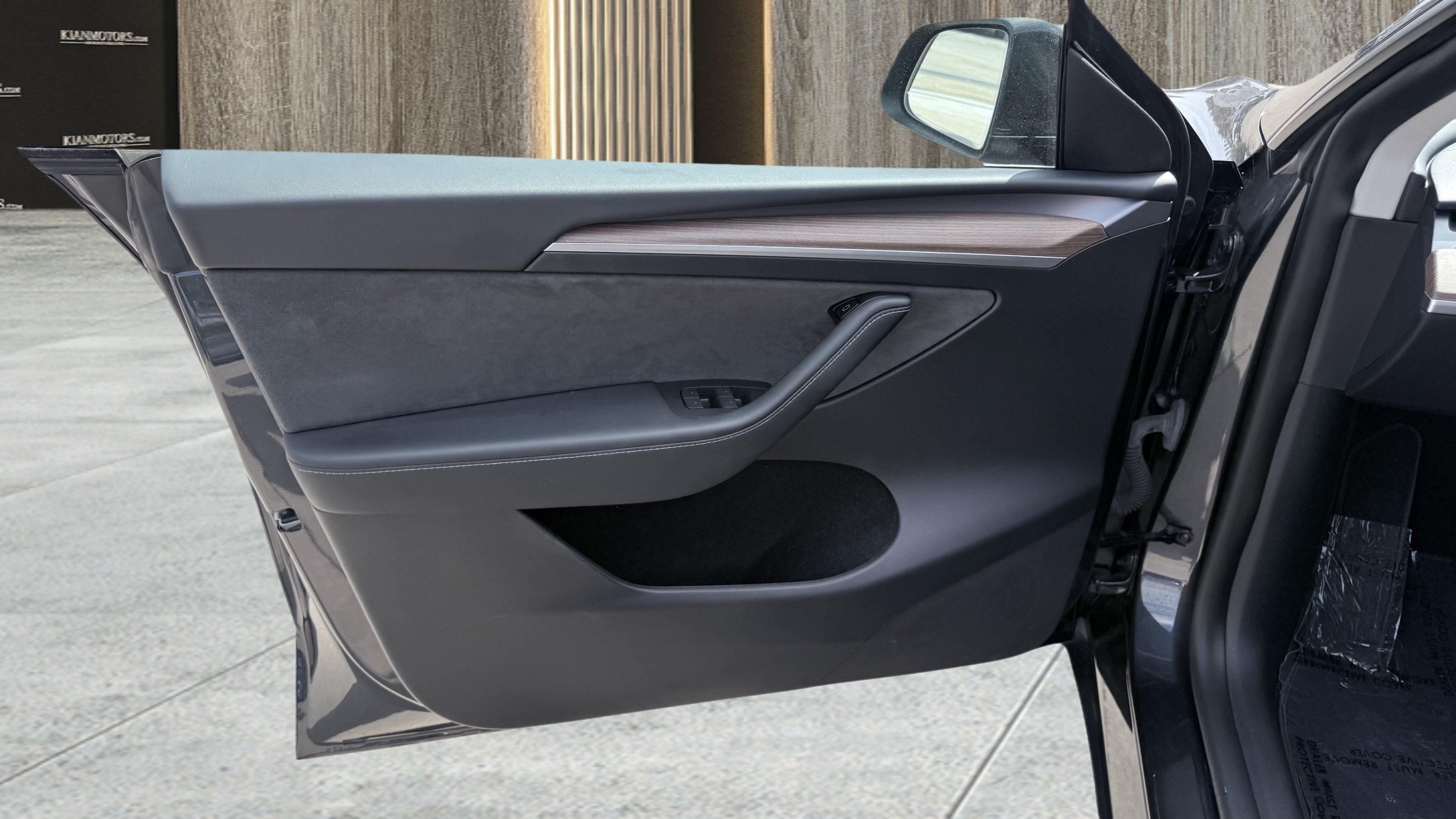 Used 2024 Tesla Model Y Long Range RWD image 18