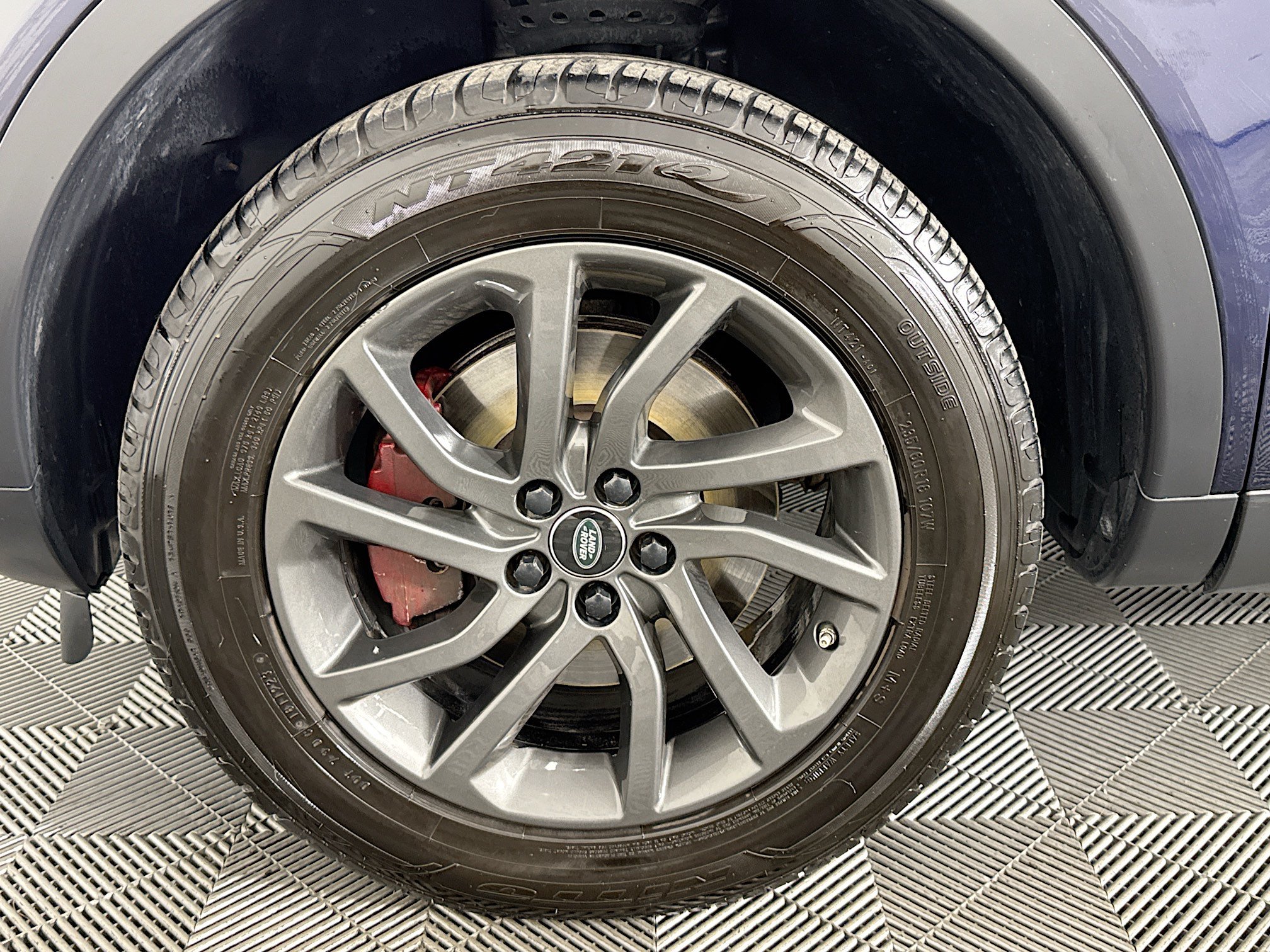 Used 2019 Land Rover Discovery Sport HSE AWD/4WD image 37