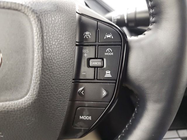 Used 2025 Toyota Prius XLE image 20