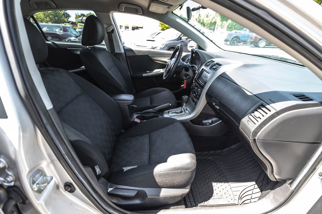 Used 2010 Toyota Corolla LE FWD image 24