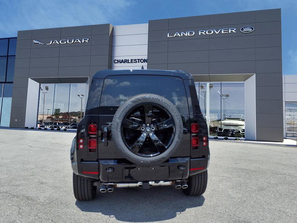 Certified 2025 Land Rover Defender 110 X-Dynamic SE image 4