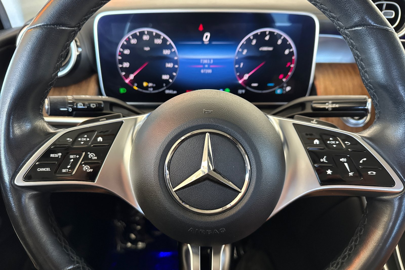 Used 2024 Mercedes-Benz GLC 300 4MATIC image 28