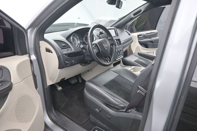 Used 2018 Dodge Grand Caravan SXT FWD image 9