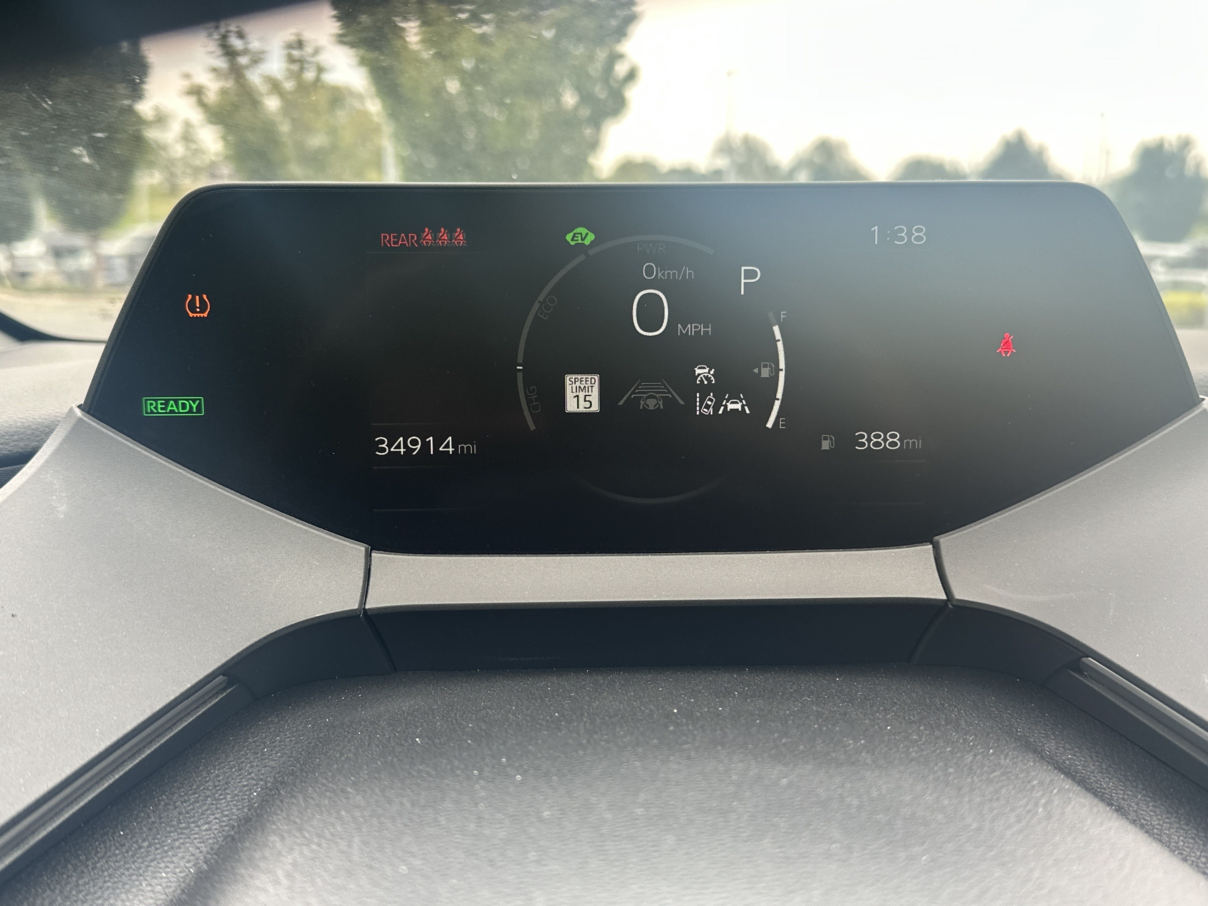 Used 2025 Toyota Prius LE FWD image 18