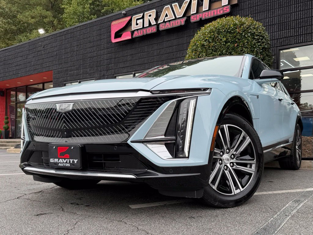 Used 2024 Cadillac Lyriq Luxury AWD/4WD image 2