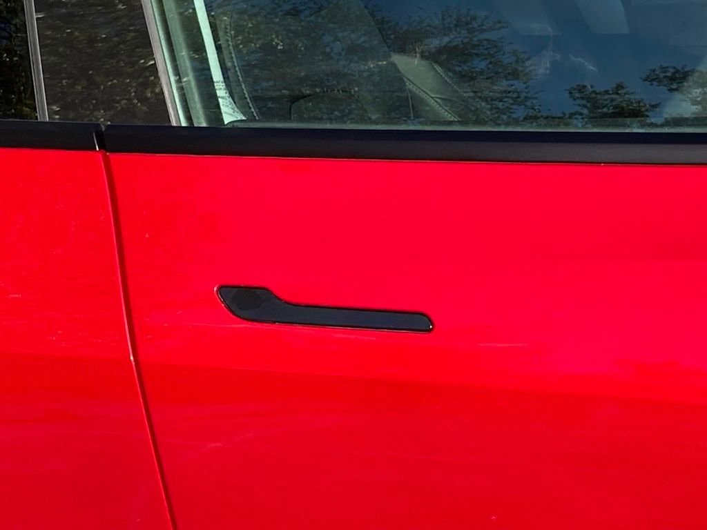 Used 2020 Tesla Model Y Long Range image 13