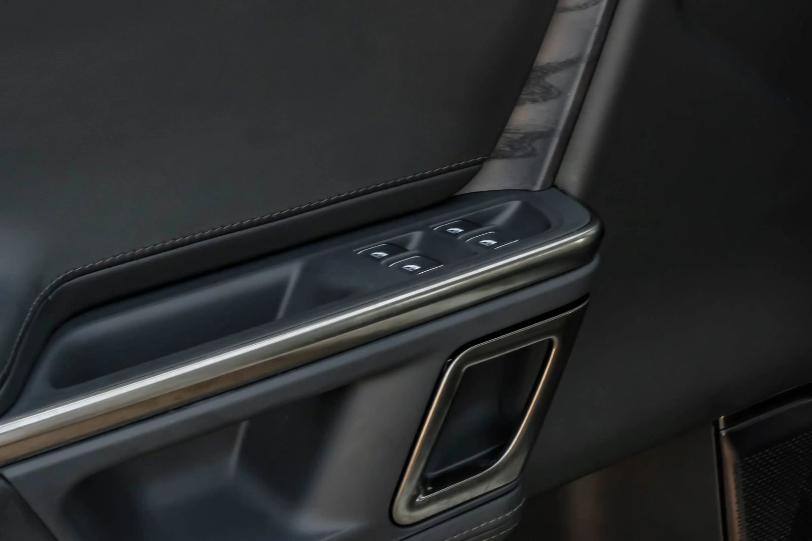 Used 2024 Rivian R1S Adventure image 56