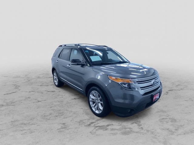 Used 2014 Ford Explorer XLT w/ Equipment Group 202A AWD/4WD image 3