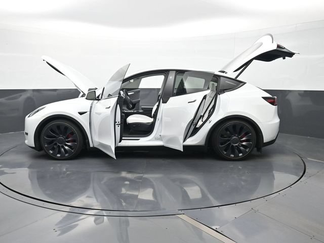 Used 2024 Tesla Model Y Performance AWD/4WD image 27