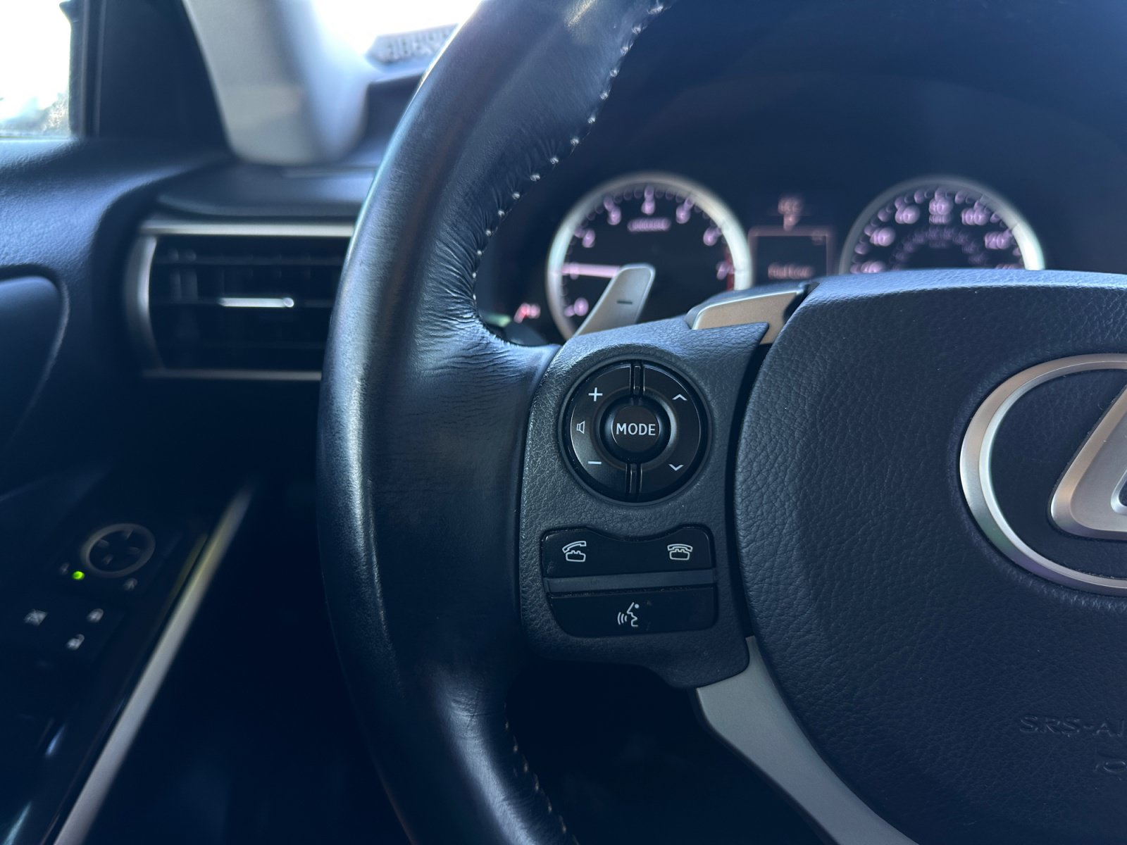 Used 2015 Lexus IS 350 w/ Navigation System Package RWD image 18