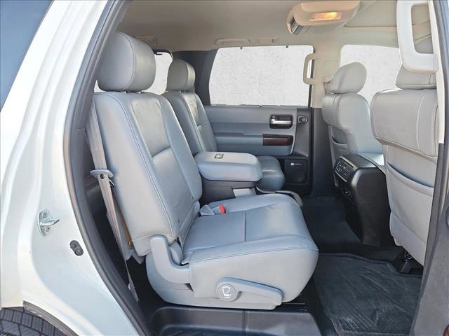 Used 2016 Toyota Sequoia Platinum image 23