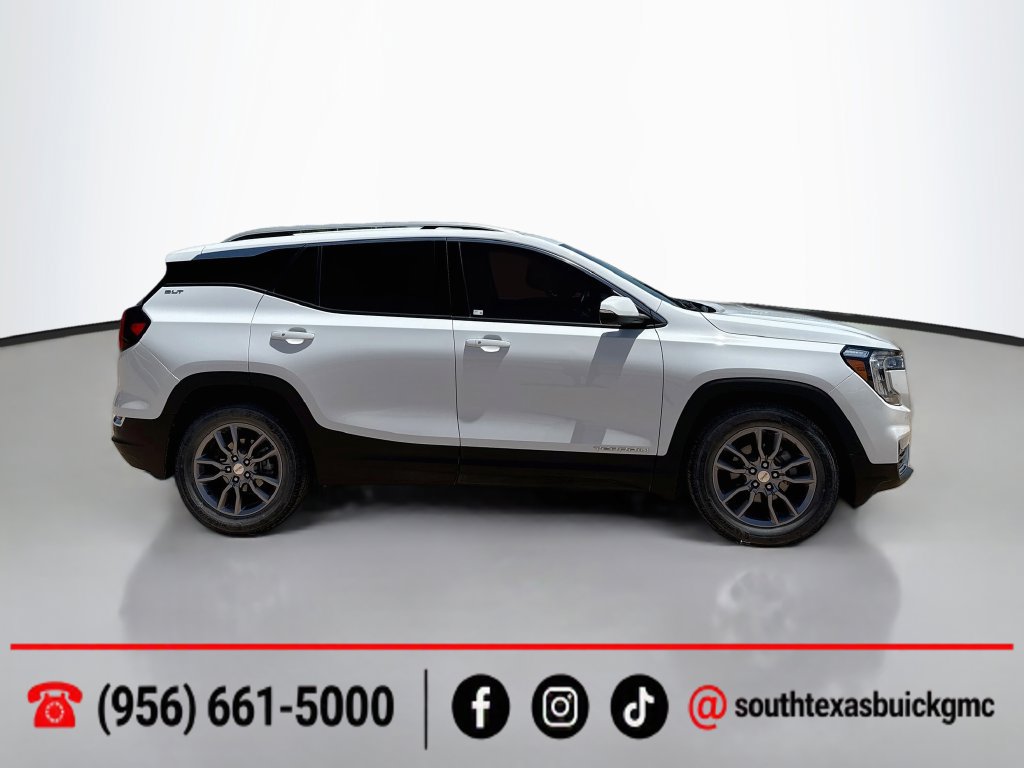 Used 2022 GMC Terrain SLT w/ Tech Package FWD image 9