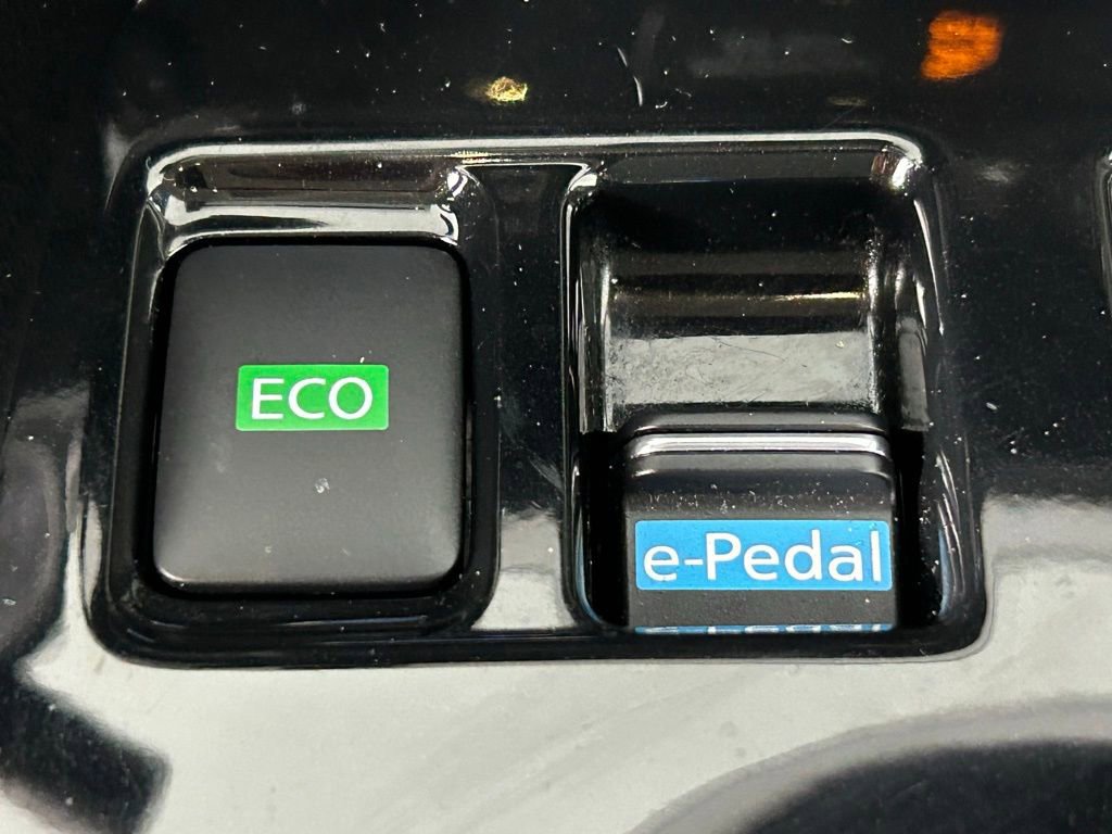 Used 2020 Nissan Leaf SL Plus image 21