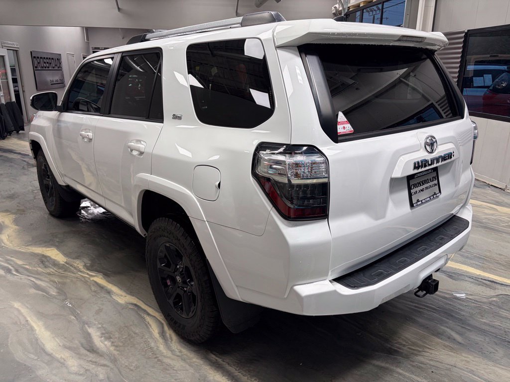 Used 2022 Toyota 4Runner SR5 Premium w/ Moonroof Package AWD/4WD image 42