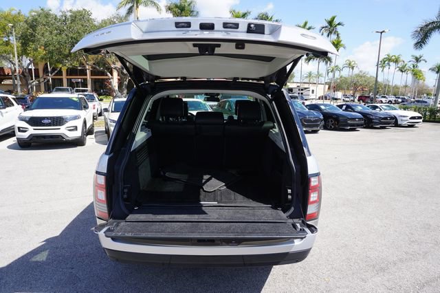 Used 2015 Land Rover Range Rover HSE image 13