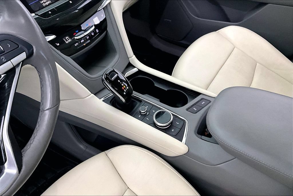 Used 2020 Cadillac XT6 Premium Luxury FWD image 16