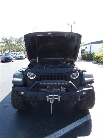 Used 2020 Jeep Wrangler Unlimited Sahara AWD/4WD image 5