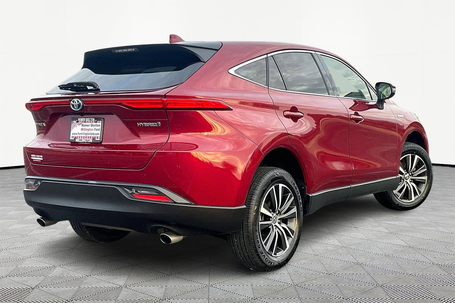 Used 2021 Toyota Venza LE image 11