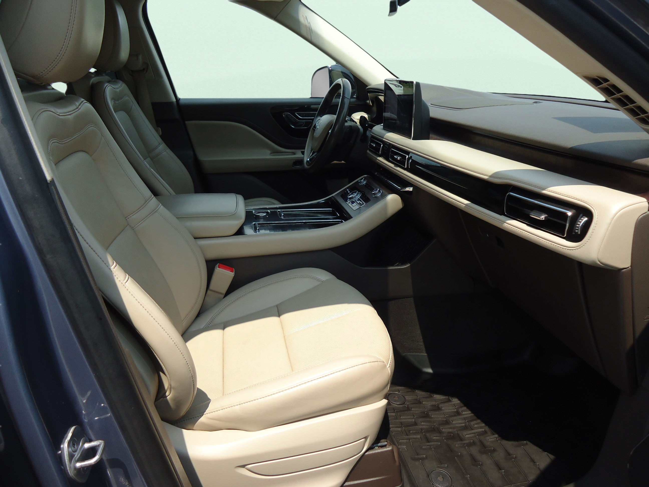 Used 2021 Lincoln Aviator Grand Touring w/ Elements Package Plus AWD/4WD image 26