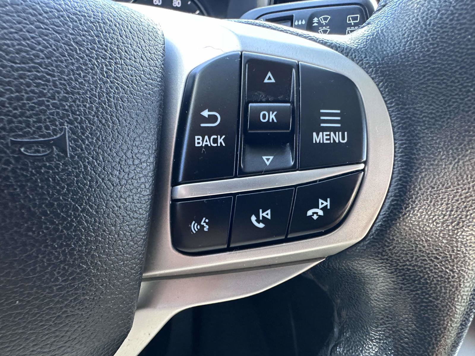 Used 2021 Ford Explorer XLT AWD/4WD image 17