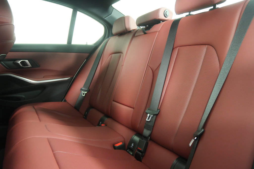 Certified 2026 BMW 330i Sedan RWD image 15