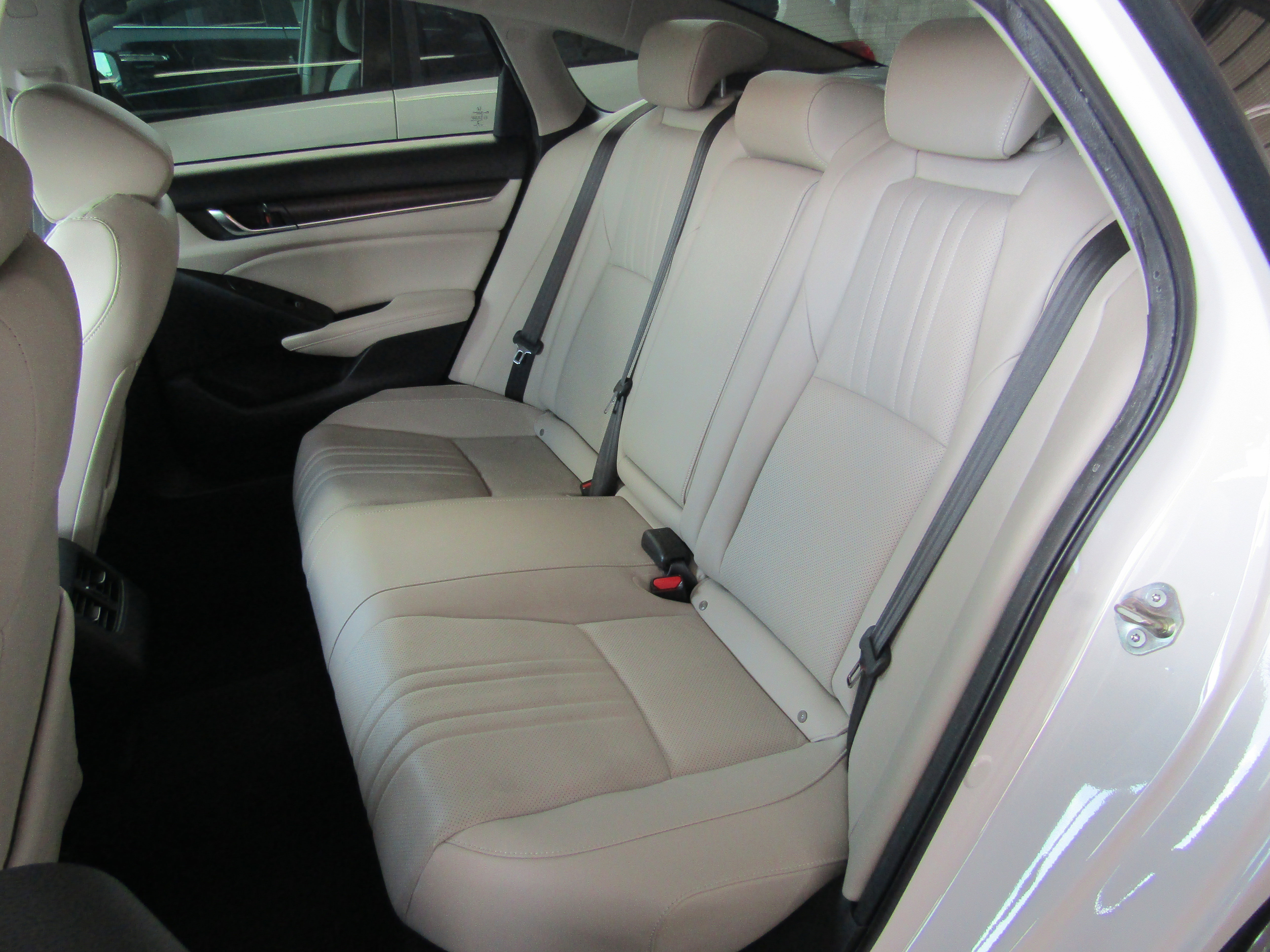 Used 2019 Honda Accord Touring image 10