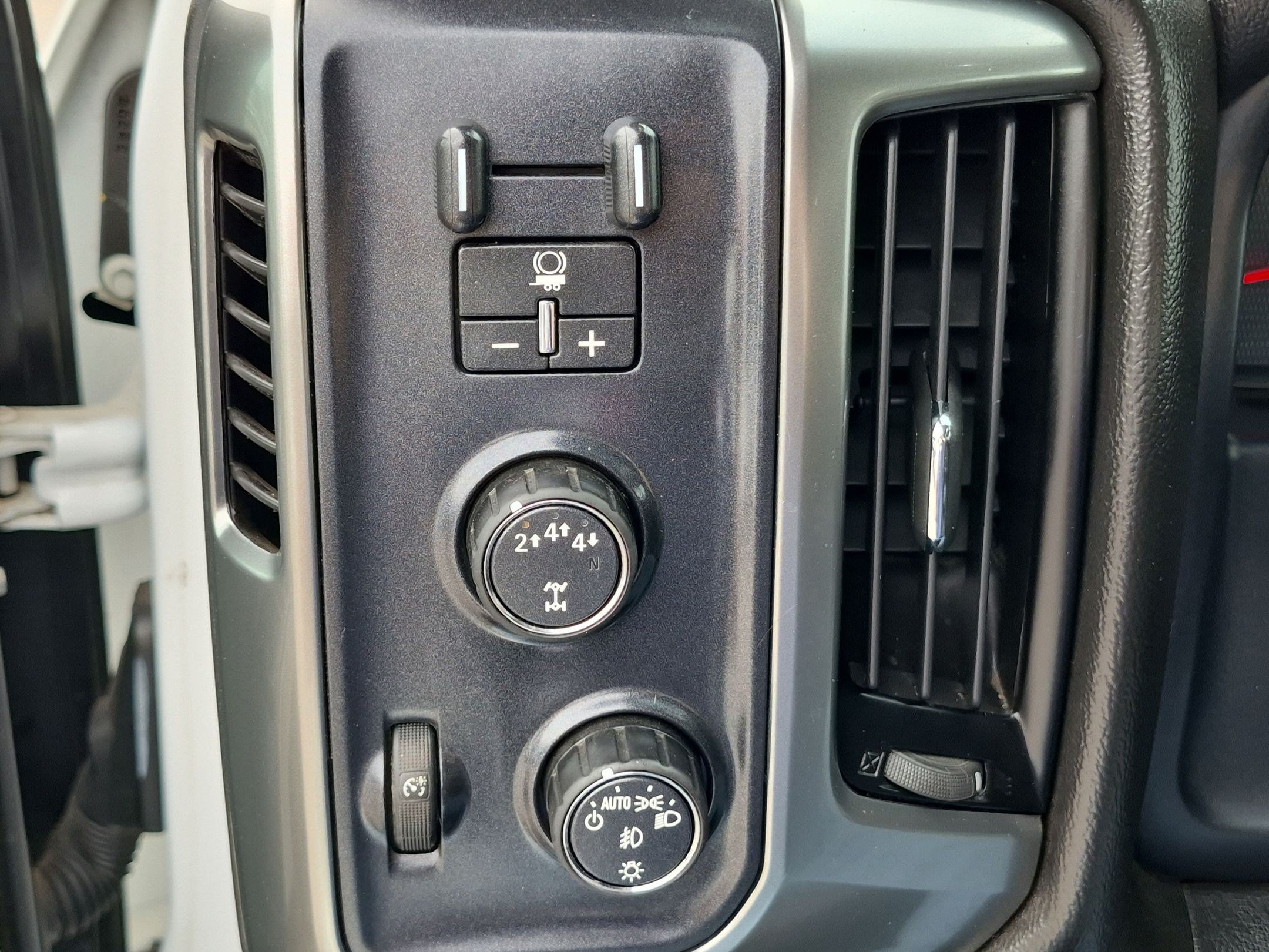 Used 2019 Chevrolet Silverado 2500 LT w/ Z71 Package, Off-Road AWD/4WD image 22