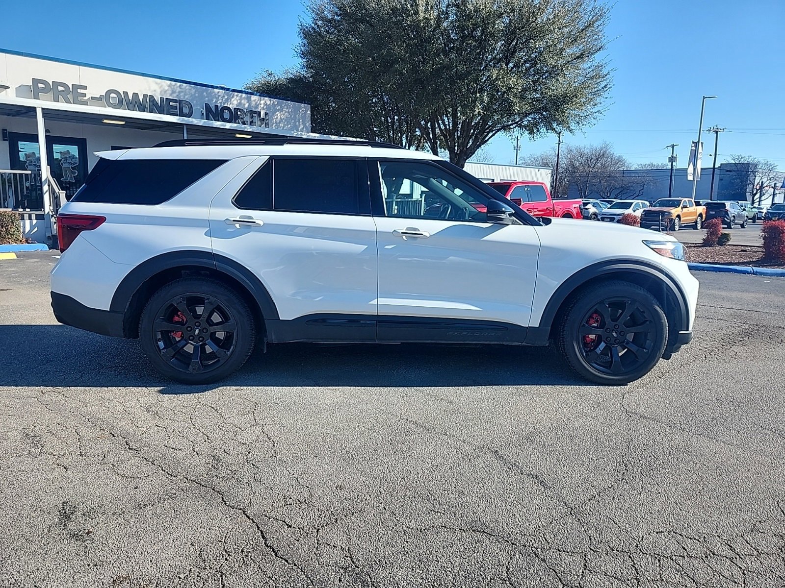Used 2023 Ford Explorer ST w/ Equipment Group 401A image 2