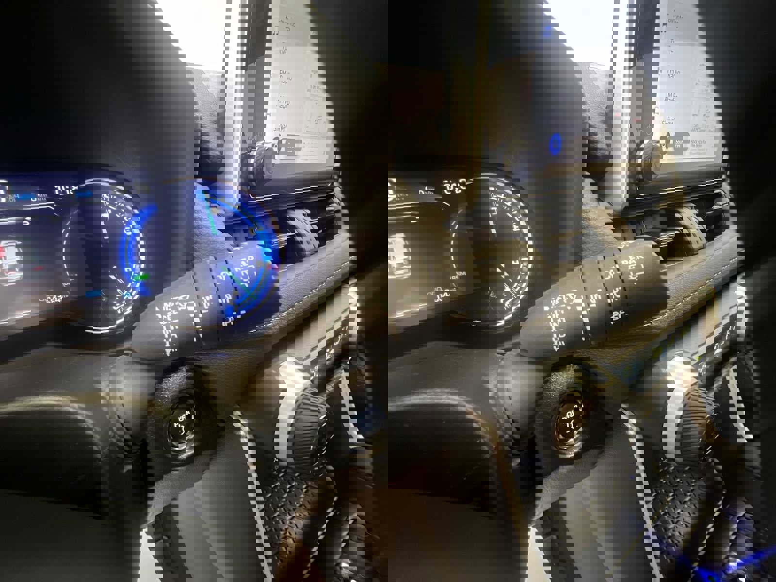 Used 2025 Toyota RAV4 XLE image 19