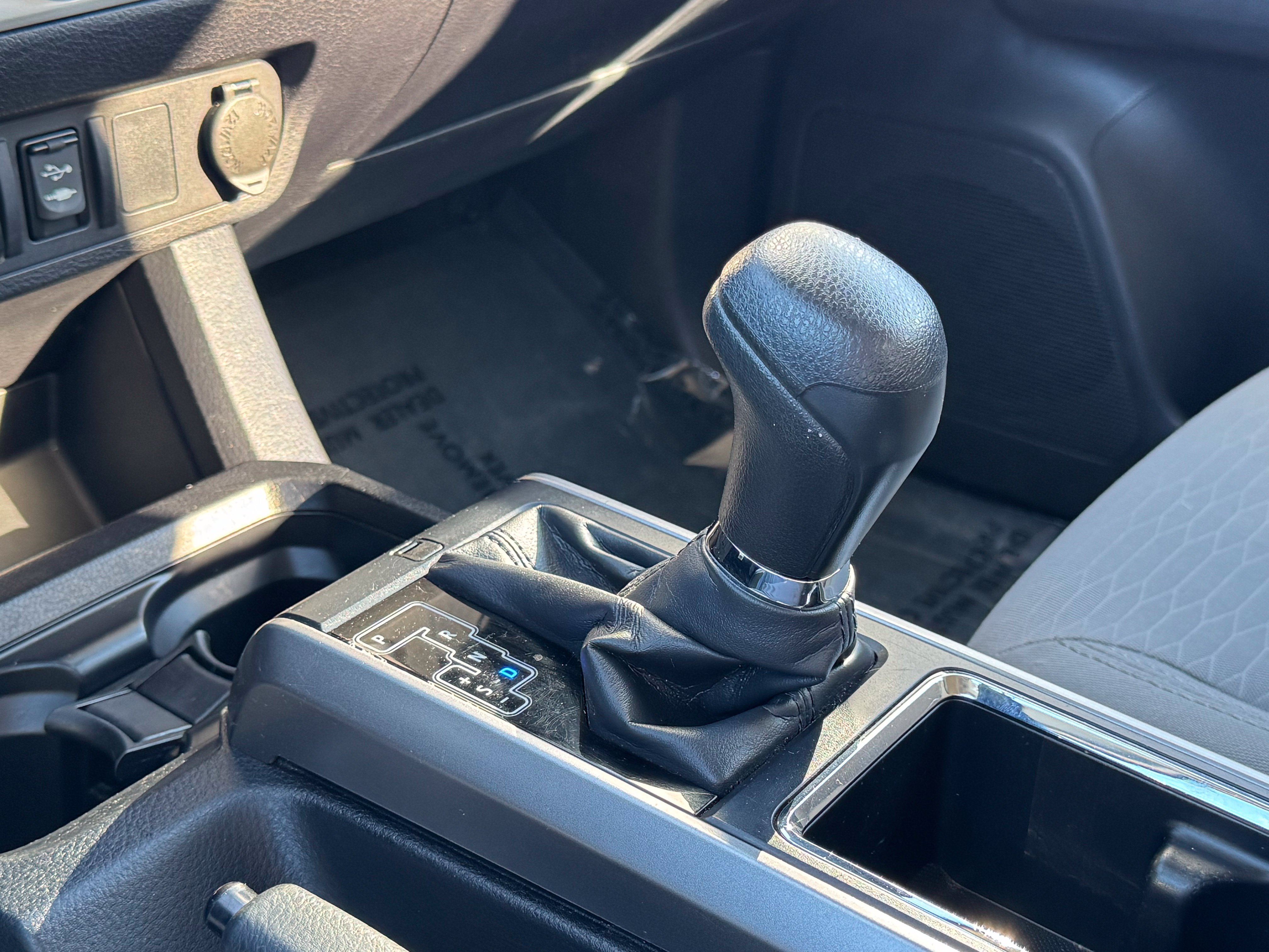 Used 2019 Toyota Tacoma SR5 AWD/4WD image 38