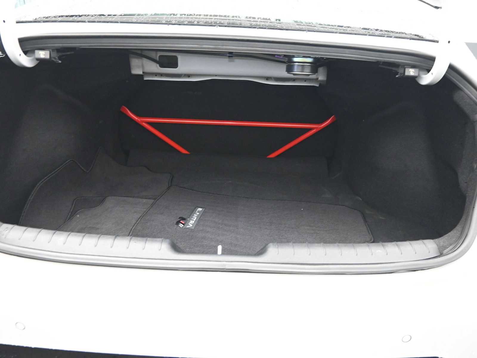 Used 2022 Hyundai Elantra N image 14