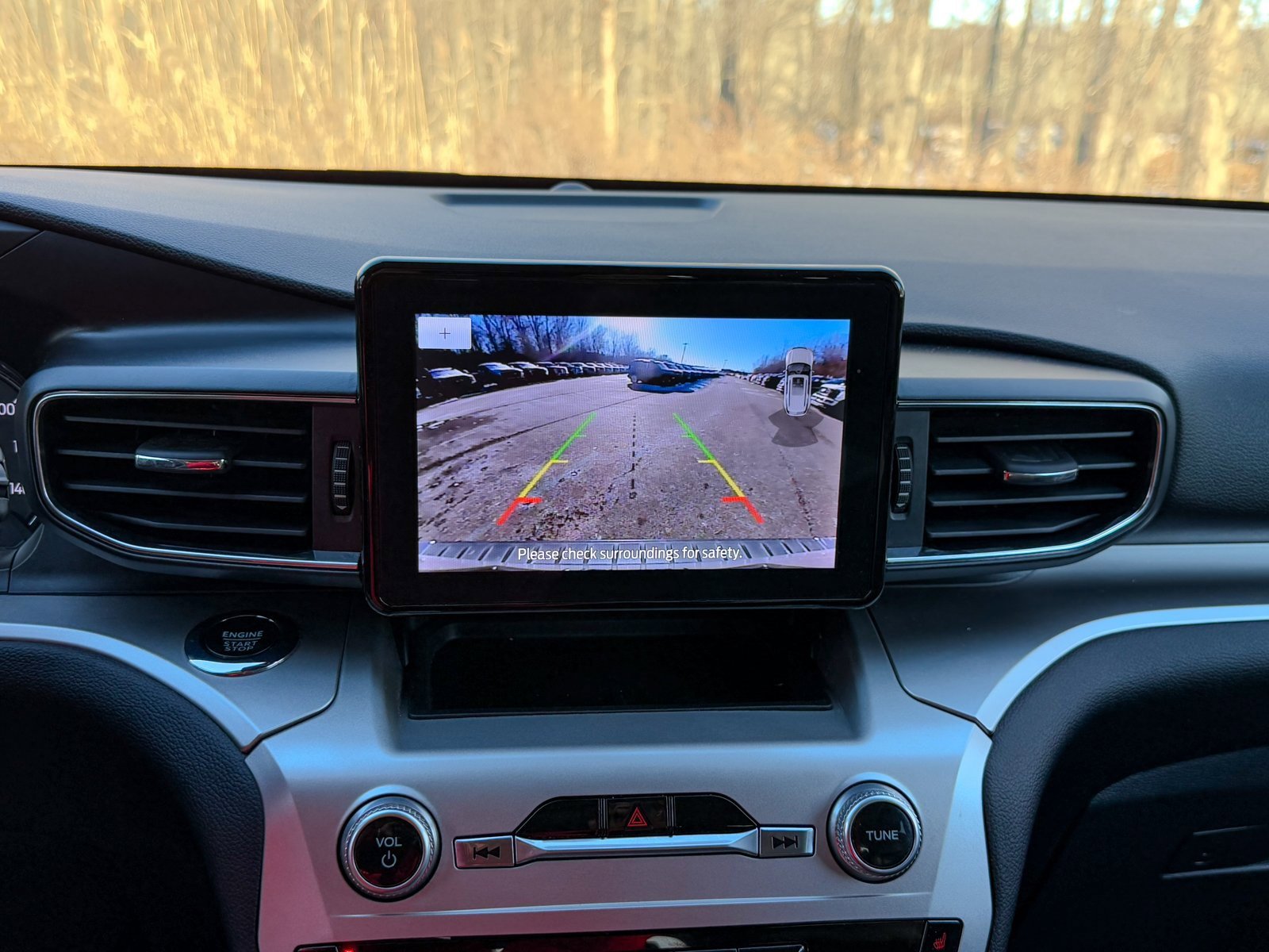 Certified 2022 Ford Explorer XLT w/ Equipment Group 202A image 27