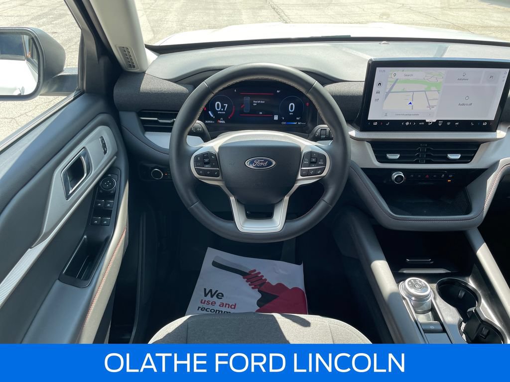 Certified 2025 Ford Explorer Active AWD/4WD image 17