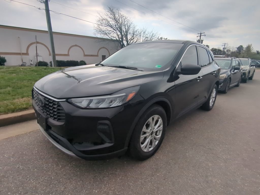 Used 2023 Ford Escape Active w/ Cold Weather Package image 7